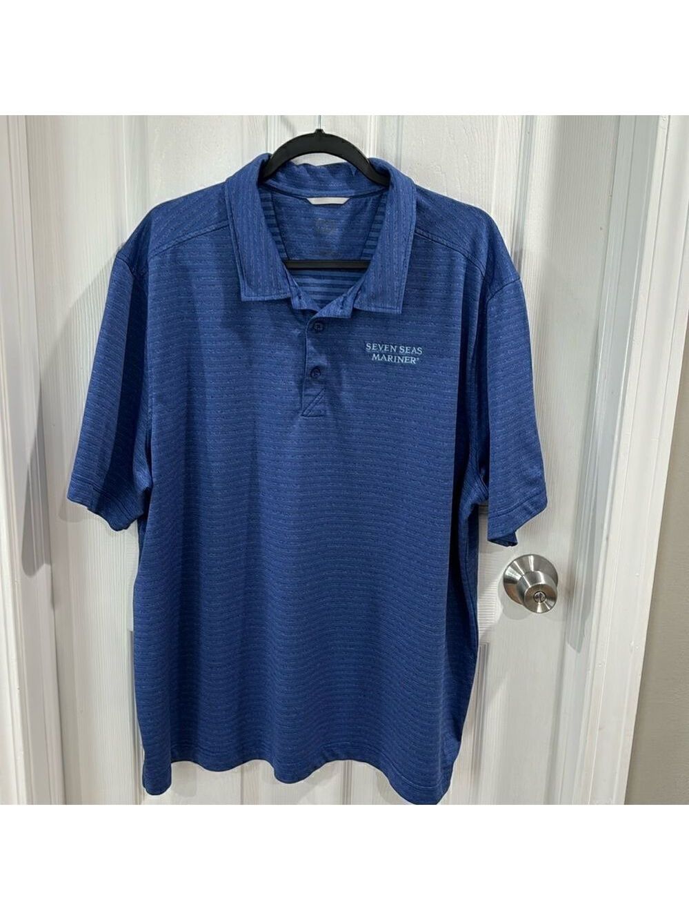 CUTTER & BUCK POLO SHIRT.